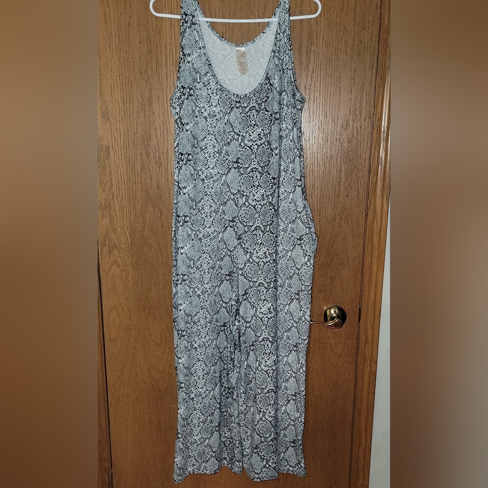 Jumpsuit with pockets black & white snakeskin print plus size